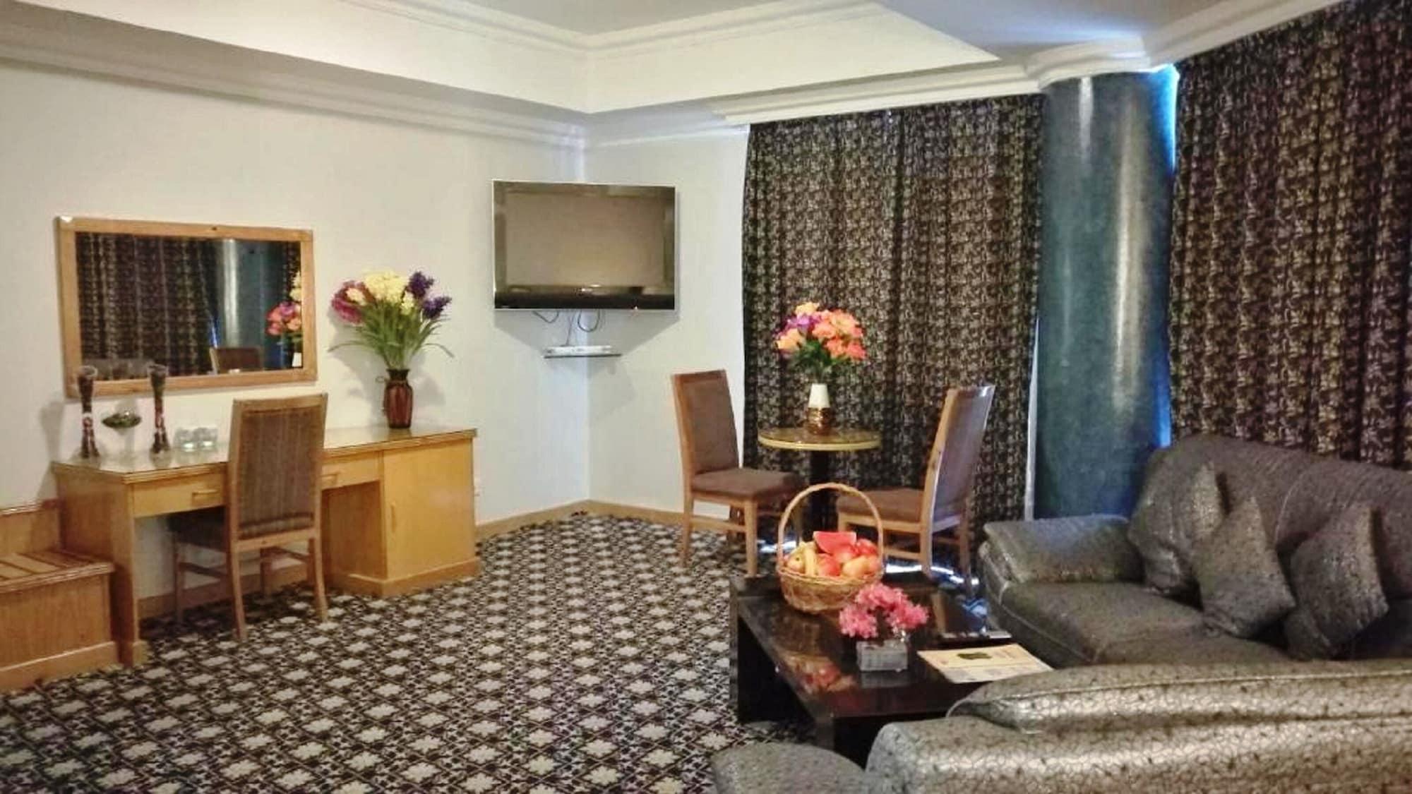 Hotel Phoenicia Tower And