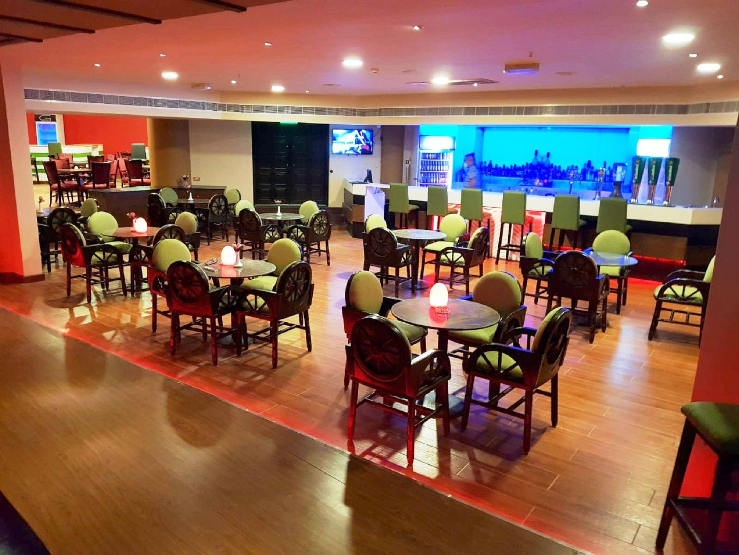 Phoenicia Tower And 4*